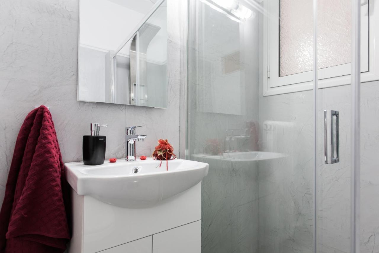 Syntagma Private Sweet Safe Double Rooms With Shared Bathroom Athens Exterior photo
